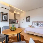 Decor - Clerigos By Host Wise *