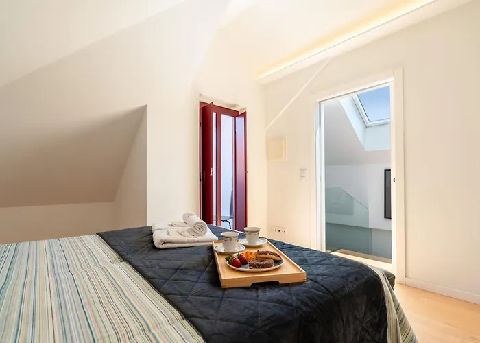 Decor - Clerigos By Host Wise