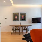 Decor - Clerigos By Host Wise *