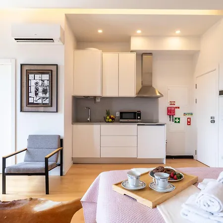 Decor - Clerigos By Host Wise