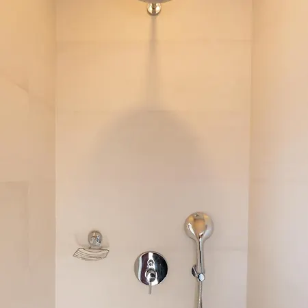 Decor - Clerigos By Host Wise *