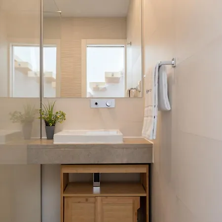 Decor - Clerigos By Host Wise *