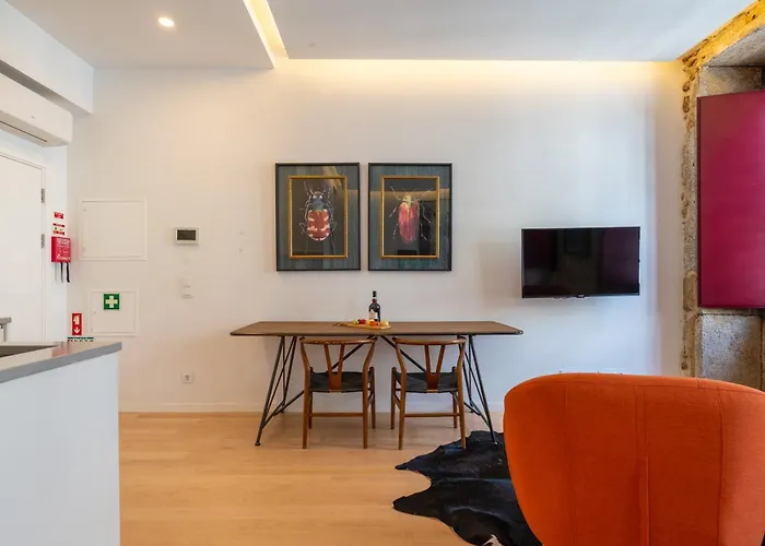 Decor - Clerigos By Host Wise *