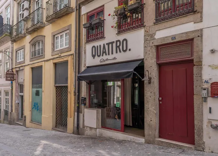 Decor - Clerigos By Host Wise