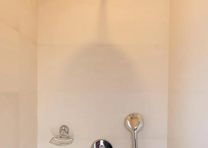 Decor - Clerigos By Host Wise *