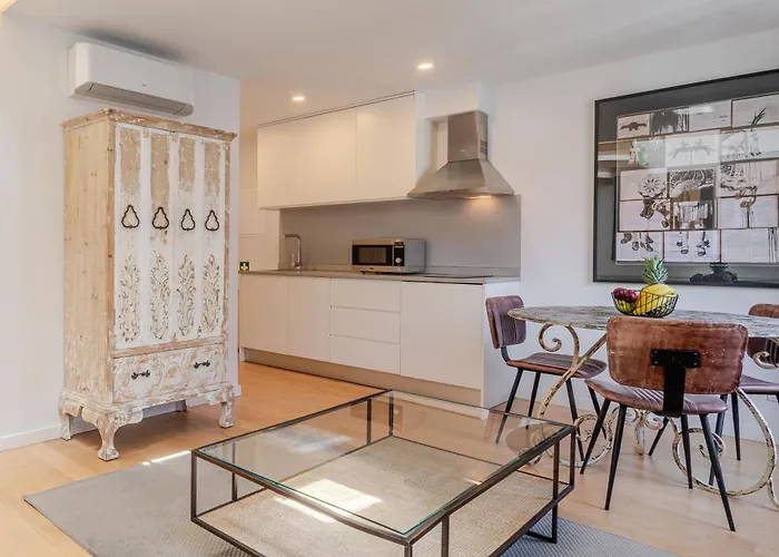 Decor - Clerigos By Host Wise *