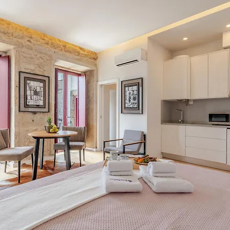 Decor - Clerigos By Host Wise *