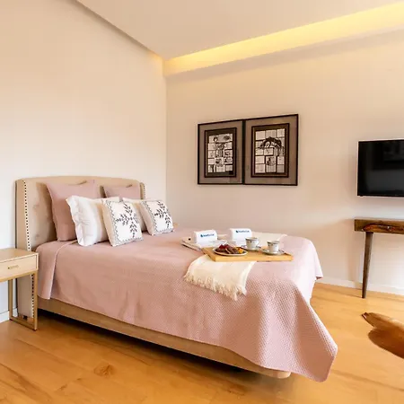 Decor - Clerigos By Host Wise *