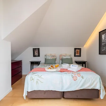 Decor - Clerigos By Host Wise