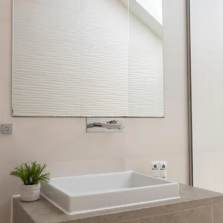 Decor - Clerigos By Host Wise Appartement