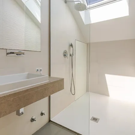 Decor - Clerigos By Host Wise *