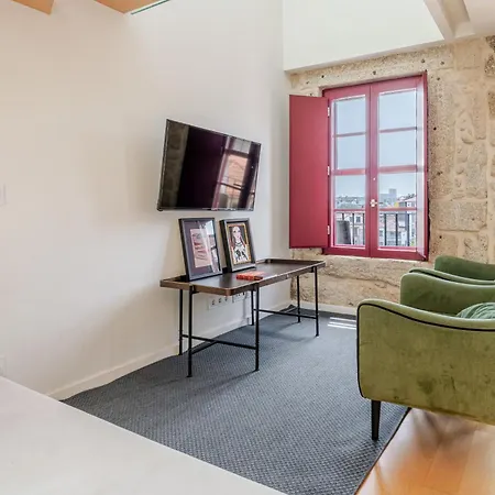 Decor - Clerigos By Host Wise