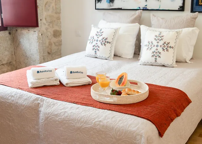 Apartment Decor - Clerigos By Host Wise