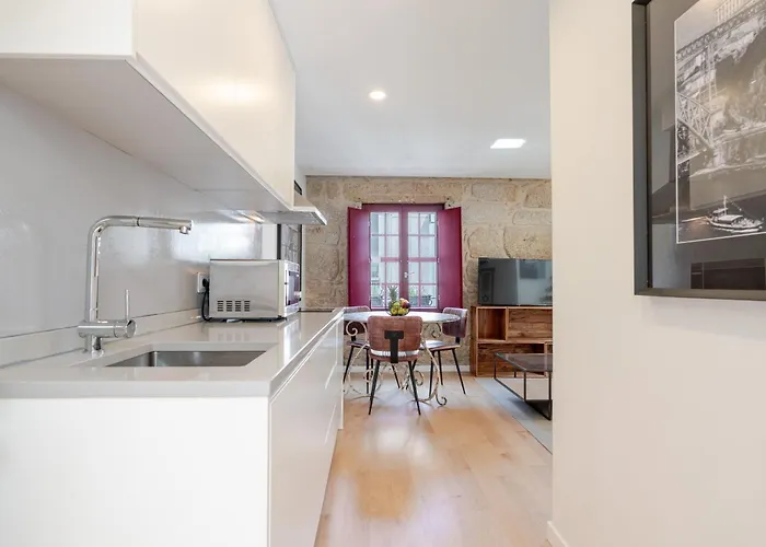 Apartment Decor - Clerigos By Host Wise