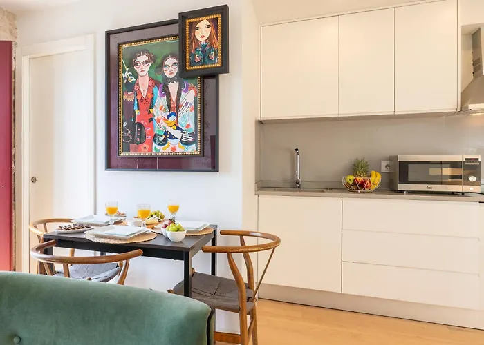 Decor - Clerigos By Host Wise