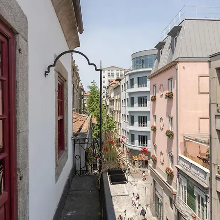 Decor - Clerigos By Host Wise