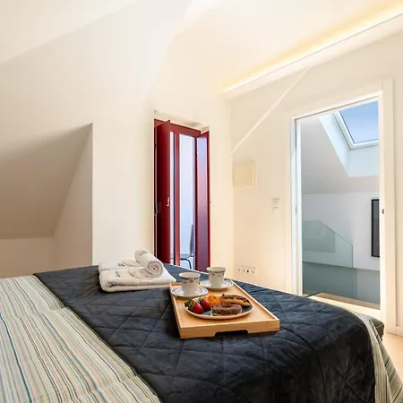 Decor - Clerigos By Host Wise