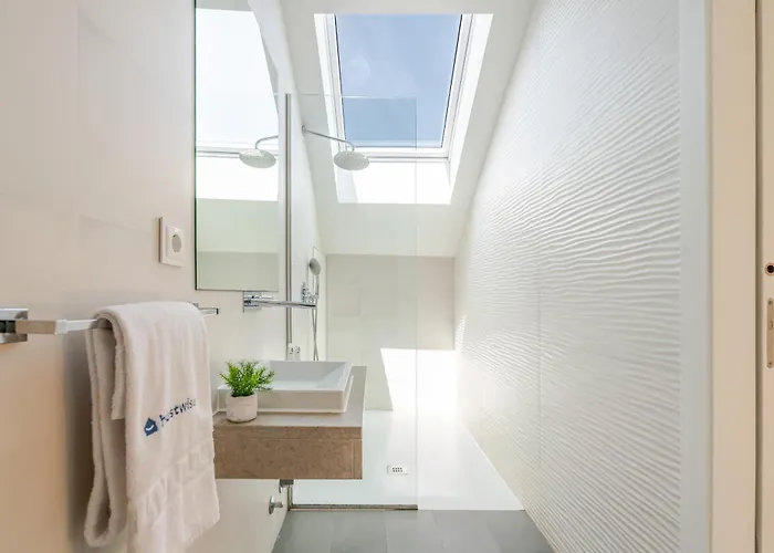 Decor - Clerigos By Host Wise 포르투