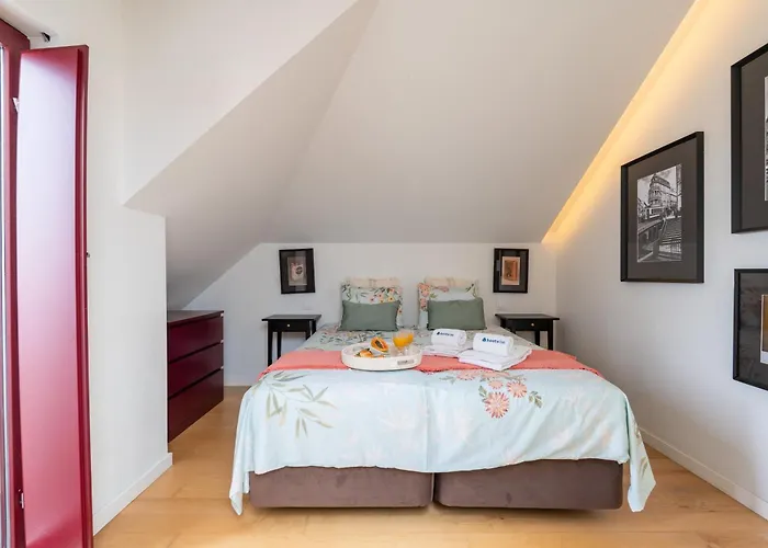 Decor - Clerigos By Host Wise